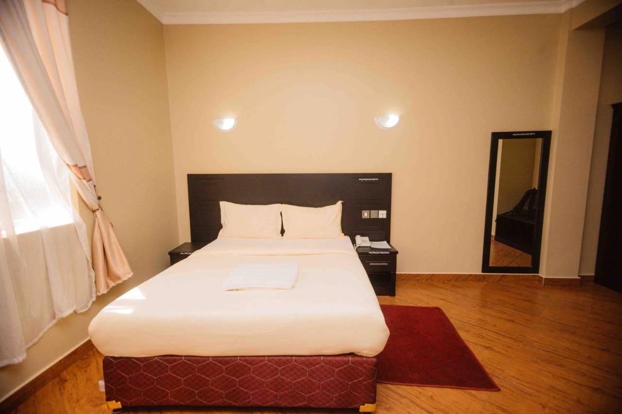 Panone Hotel Boma Boma la Ngombe Bagian luar foto