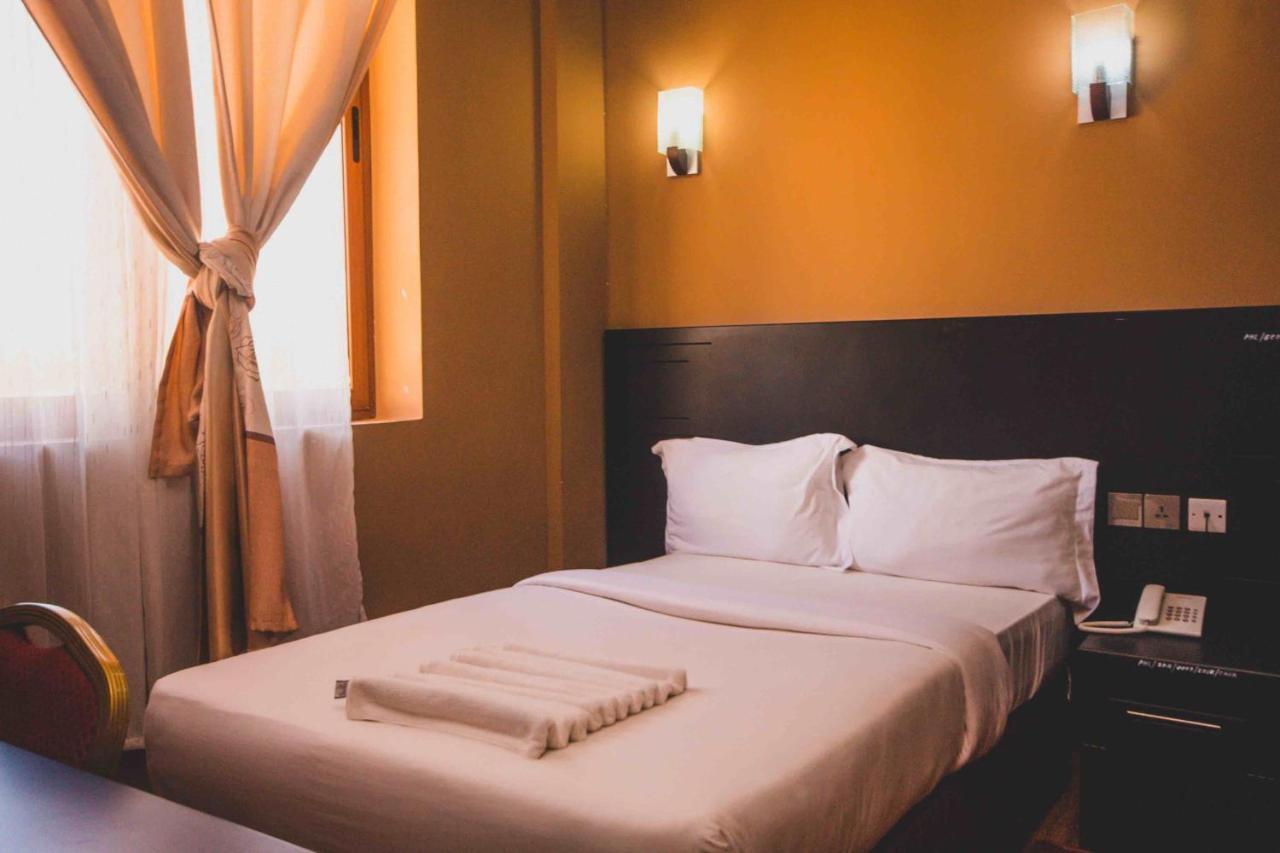 Panone Hotel Boma Boma la Ngombe Bagian luar foto