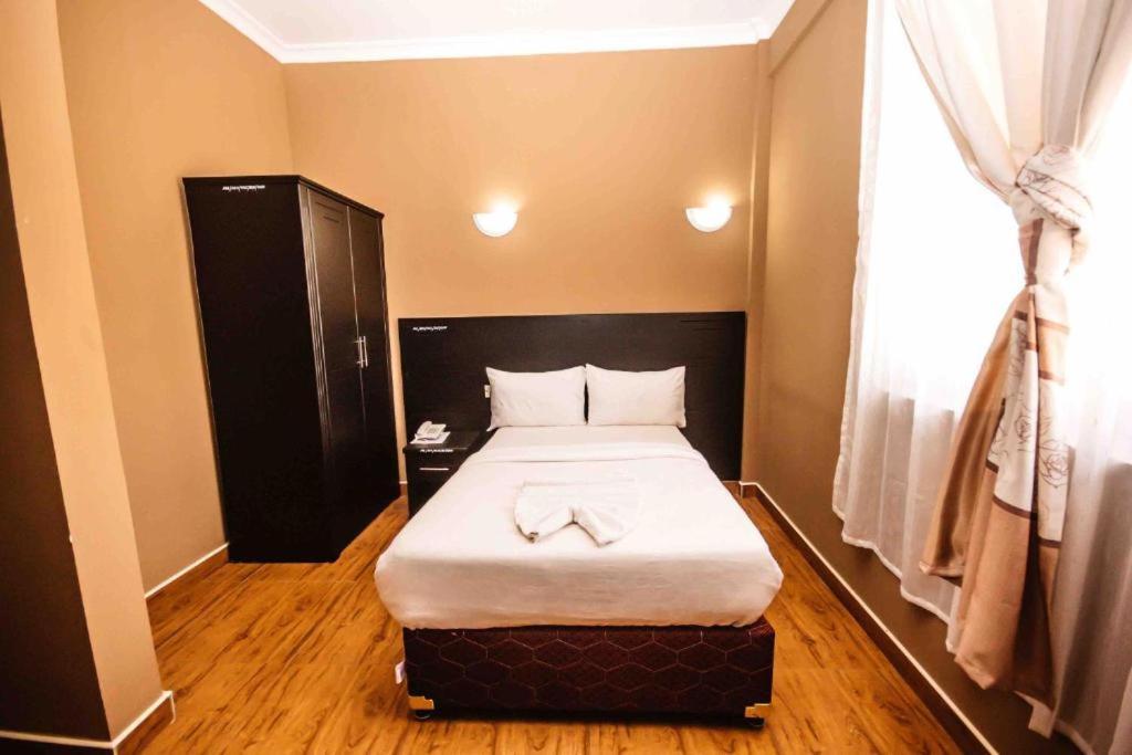 Panone Hotel Boma Boma la Ngombe Bagian luar foto